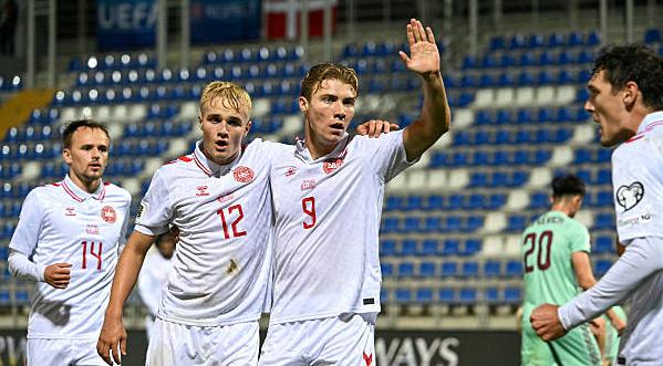 Rasmus Hojlund lập cú đúp trong trận đấu với Belarus.