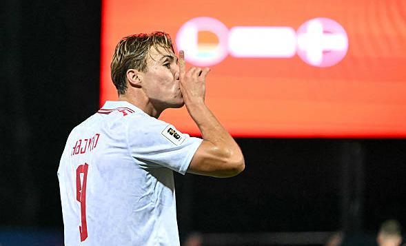 Manchester United có tiếc nuối khi nhìn Rasmus Hojlund tỏa sáng?