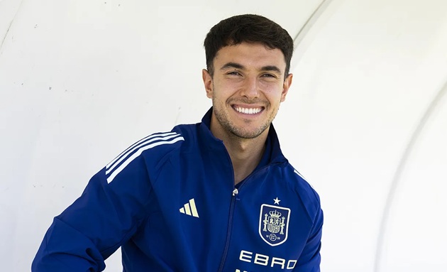 Ảnh bài viết Zubimendi nêu sự khác biệt giữa bóng đá Anh và TBN