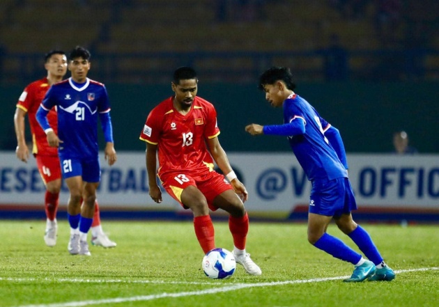 Quang Vinh nhanh chóng thể hiện ấn tượng cho tuyển Việt Nam.