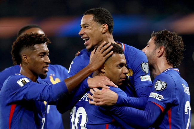 Mbappe và Ekitike kết hợp tạo nên bàn thắng cho tuyển Pháp.