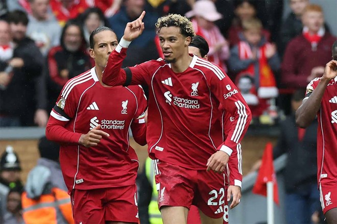 Ekitike trong màu áo Liverpool.