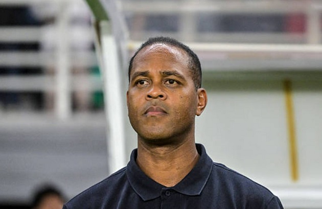 Kluivert vẫn giữ thái độ bình tĩnh dù đội nhà thua trận.