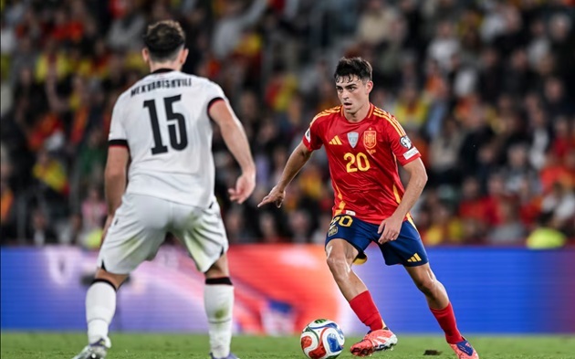 Ảnh bài viết Pedri - nhà ảo thuật chinh phục tất cả