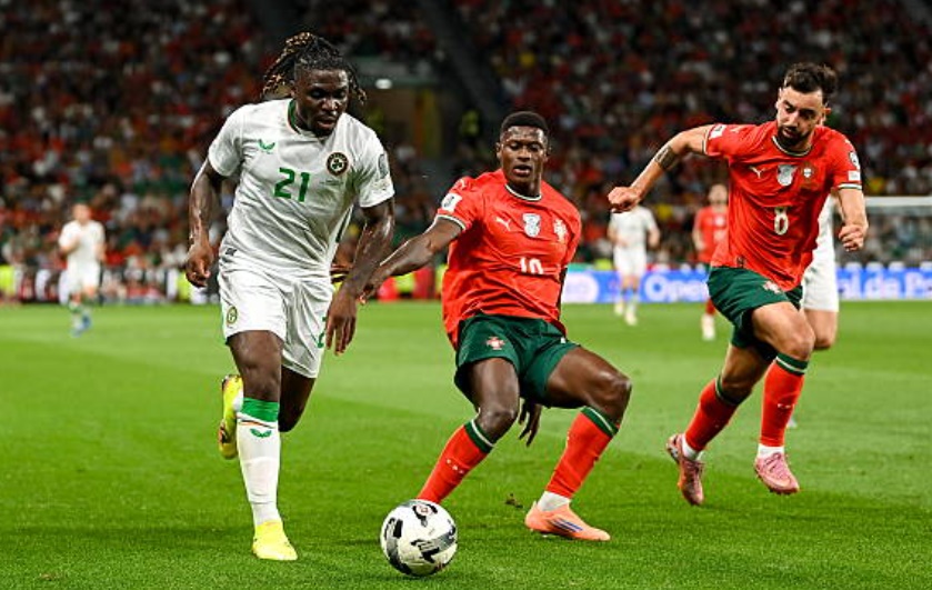 Mendes tiếp tục mang đến màn trình diễn công thủ toàn diện.