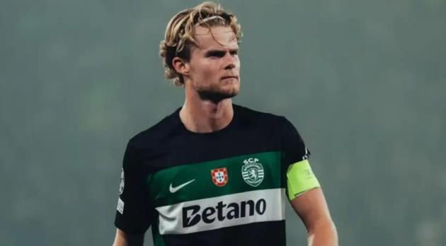 Morten Hjulmand được MU săn đón.