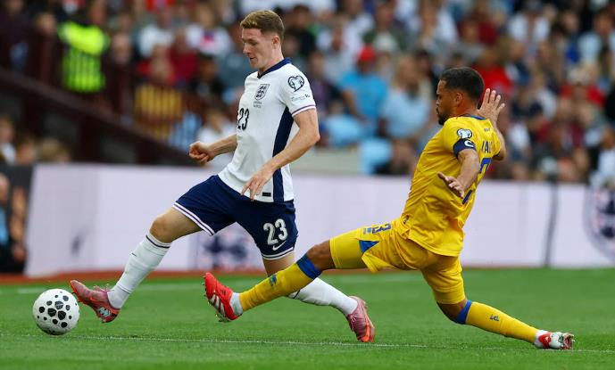 Anderson là một tiền vệ toàn diện.