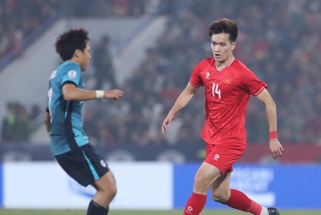 Hoàng Đức vẫn là trụ cột ở tuyến giữa Việt Nam.