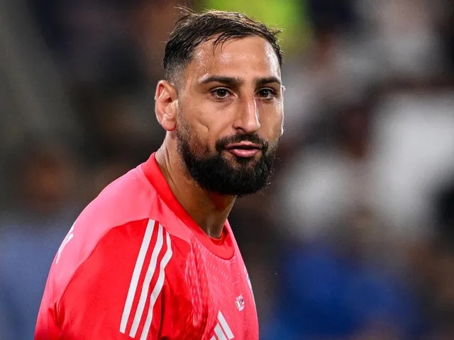 Donnarumma tiếp tục là thủ môn chính.