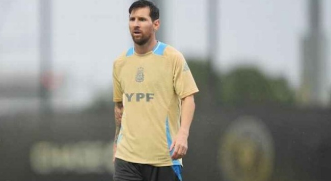 Messi hội quân trở lại tuyển Argentina.