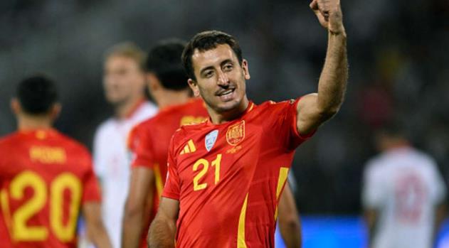 Mikel Oyarzabal là số 9 đáng tin cậy của Tây Ban Nha.