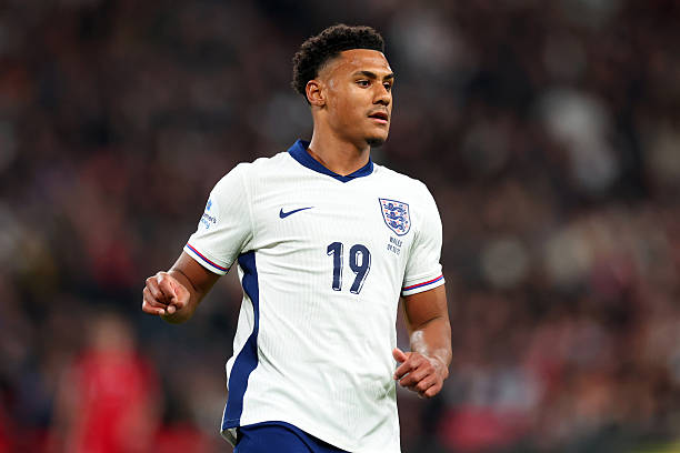 Ollie Watkins chưa kịp hồi phục sau chấn thương.