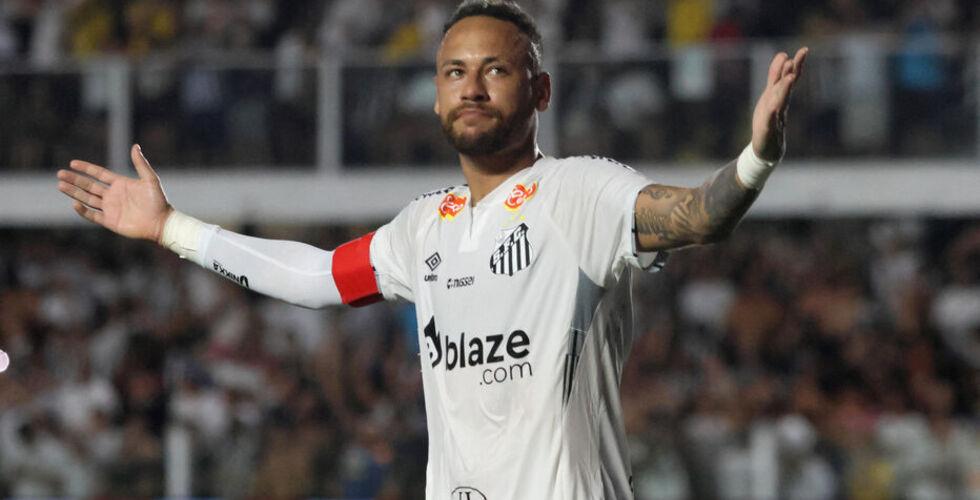 Neymar quay trở lại Santos sau quãng thời gian chinh phục bóng đá thế giới