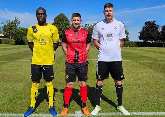 Ảnh bài viết Trang phục cầu thủ: Có giới hạn gì trong màu áo, giày, phụ kiện không?