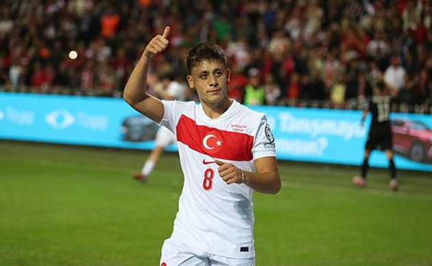 Arda Guler gây ấn tượng trong trận đấu với Georgia.