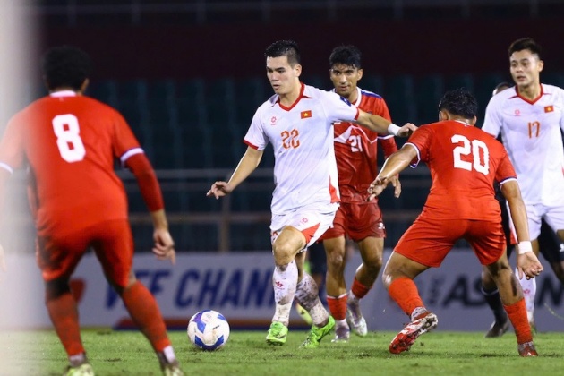 Ảnh bài viết Điểm tin bóng đá Việt Nam 15/10: Nguyên nhân khiến Tiến Linh bỏ lỡ cơ hội; Chuyên gia chỉ trích quyết định của HLV Kim