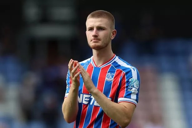 Adam Wharton lọt tầm ngắm MU.