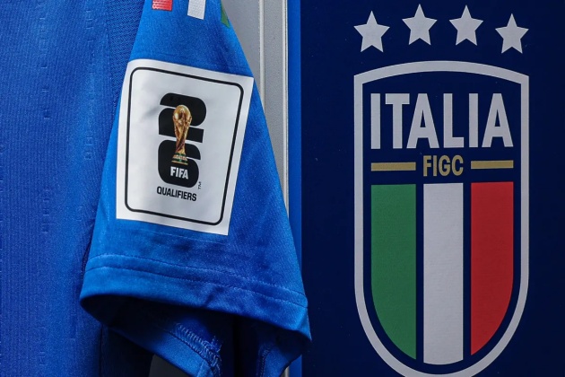 Italy buộc phải đá vòng play-off tranh vé đi World Cup.
