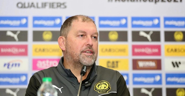 Ông Peter Cklamovski lên tiếng về 7 cầu thủ nhập tịch của Malaysia bị cấm.