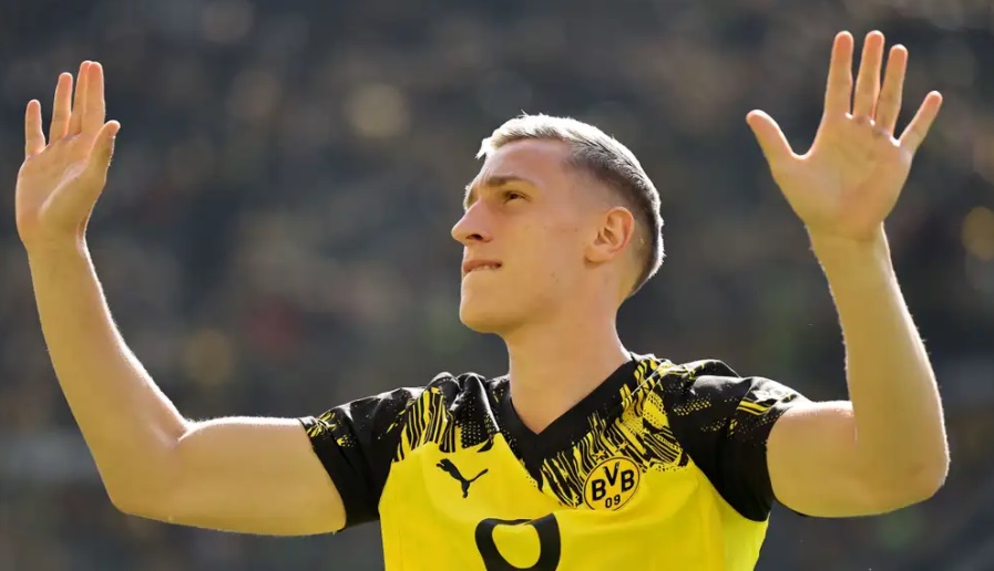 Ảnh bài viết Được Liverpool quan tâm, Schlotterbeck bỏ ngỏ khả năng gia hạn với Dortmund