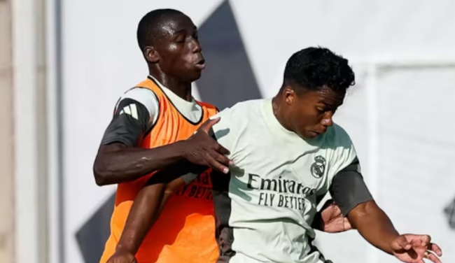 Mendy trở lại tập luyện cùng đội 1 Real Madrid.