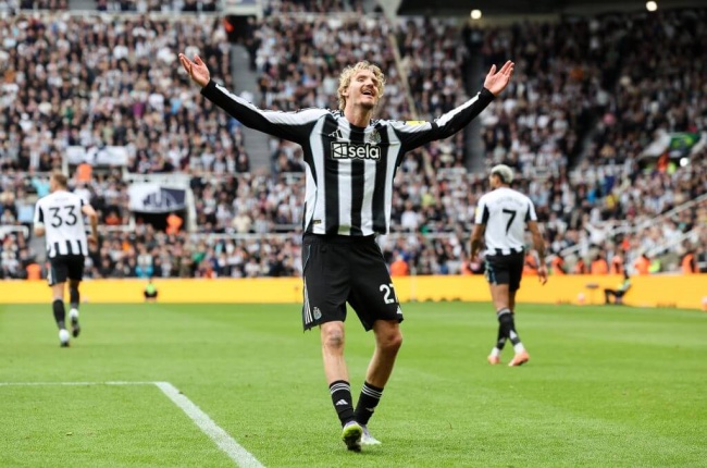 Nick Woltemade trong màu áo Newcastle.
