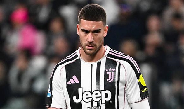 Dusan Vlahovic lọt vào tầm ngắm của Barcelona.