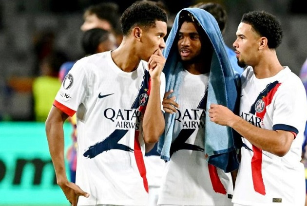 Senny Mayulu, Ibrahim Mbaye và Warren Zaïre-Emery đã gây ấn tượng trước Barça