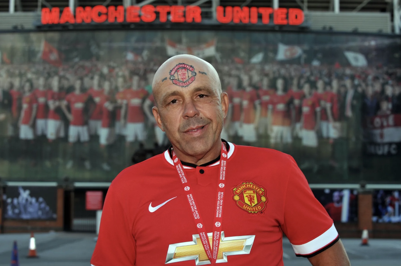 Ảnh bài viết Huyền thoại CĐV Man Utd: Tình yêu bất tử và cuộc đời kỳ lạ