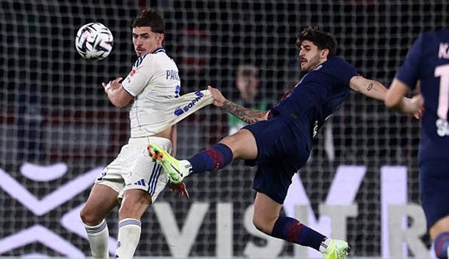 Strasbourg gây ra nhiều khó khăn cho Paris Saint-Germain.