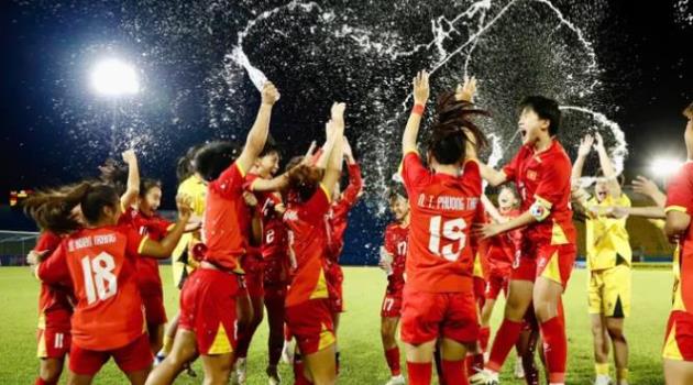 U17 nữ Việt Nam giành ngôi đầu bảng sau 2 trận thắng trước U17 Guam và U17 Hong Kong (TQ).