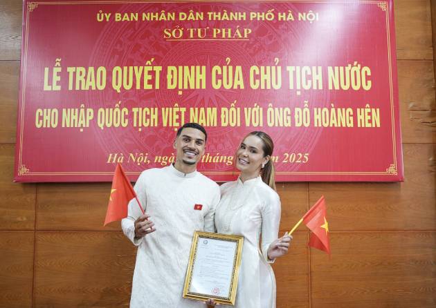 Đỗ Hoàng Hên rạng rỡ trong ngày chính thức trở thành công dân Việt Nam.