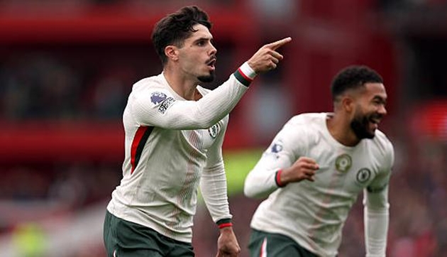 Pedro Neto và Reece James là những người ghi bàn cho Chelsea.