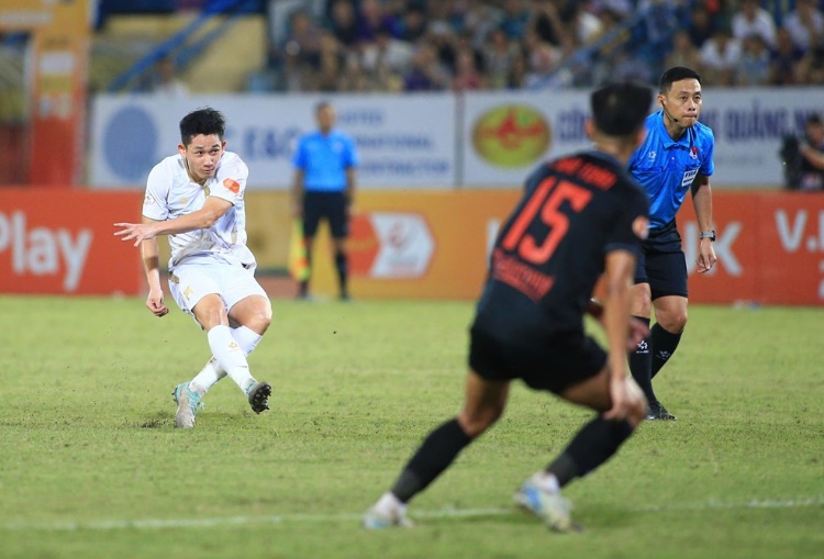 Hai Long cũng đã để lại dấu ấn trong trận đấu này.