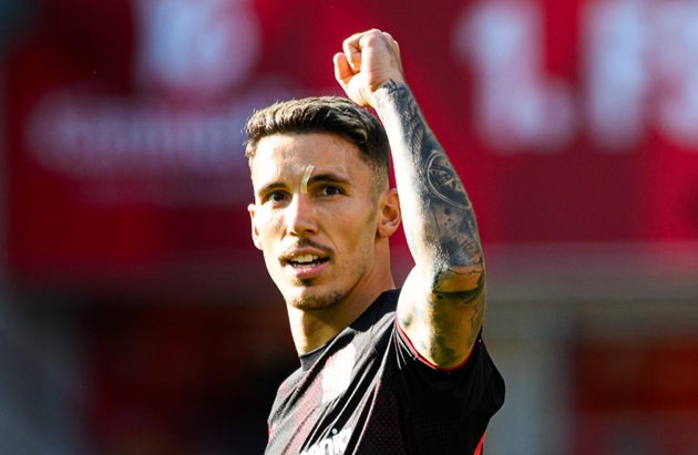 Grimaldo ghi cú đúp trong trận đấu.