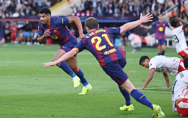 Ảnh bài viết Araujo cứu Barca ở phút 90+3, chiếm ngôi đầu của Real