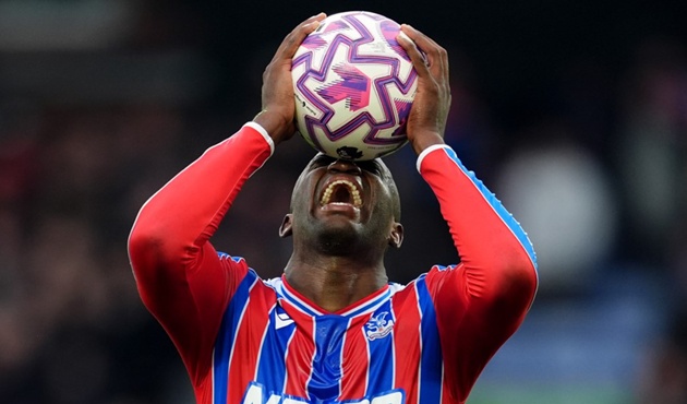 Mateta thất vọng khi không thể đem về 3 điểm cho Crystal Palace.