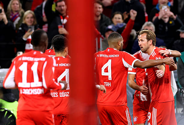 Bayern giữ thành tích toàn thắng.