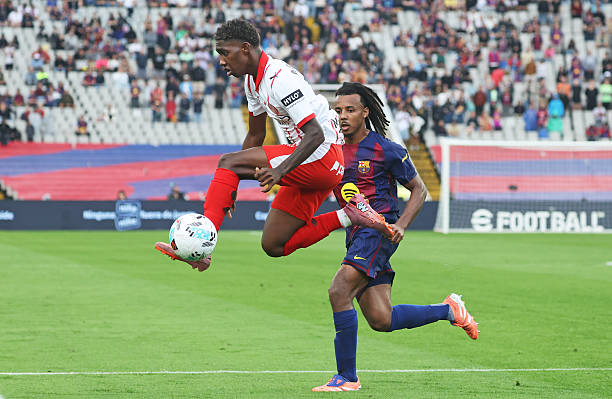 Barcelona có chiến thắng nhọc nhằn trước Girona.