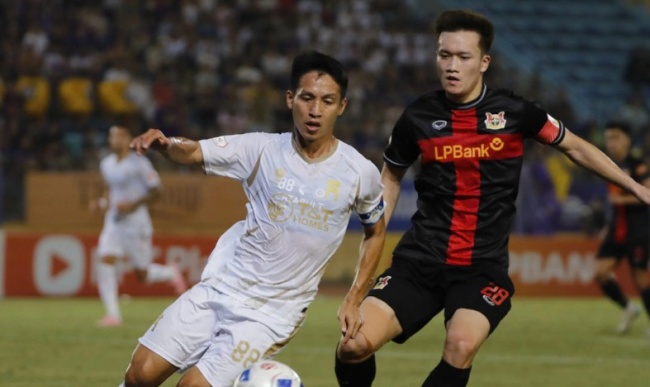 Ảnh bài viết HLV Albadalejo ca ngợi tinh thần phi thường của Hoàng Đức