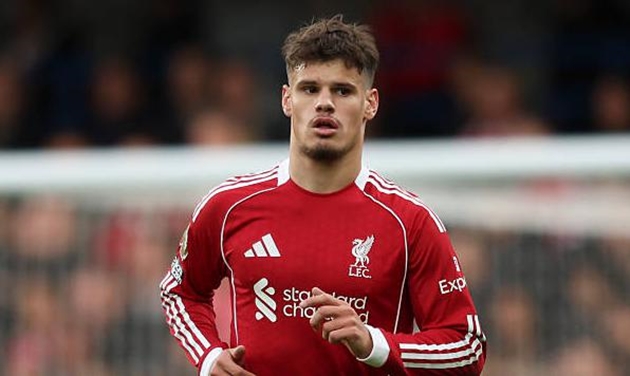 Milos Kerkez tự tin trước cuộc chạm trán Manchester United.