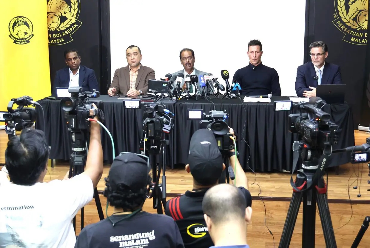 Cuộc họp báo của LĐBĐ Malaysia để lại nhiều dấu hỏi về tính minh bạch.