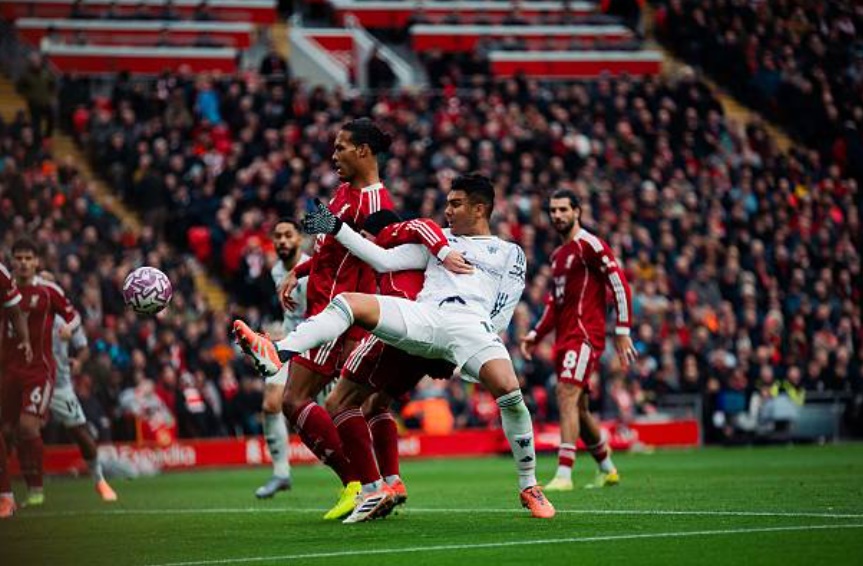 Casemiro (6.7 điểm): Một sự hiện diện khổng lồ trong khoảng một giờ thi đấu trên sân. Anh chiến thắng mọi pha không chiến và tranh chấp tay đôi, cùng với đó là cảm quan vị trí ấn tượng, cho phép anh kiểm soát khu trung tuyến mà không cần tốn quá nhiều sức.