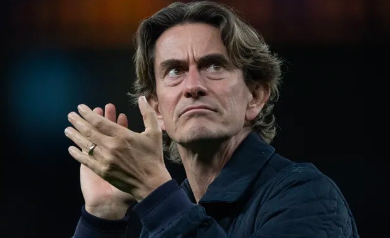 HLV Thomas Frank chịu sức ép khi Tottenham Hotspur vừa để thua Aston Villa.