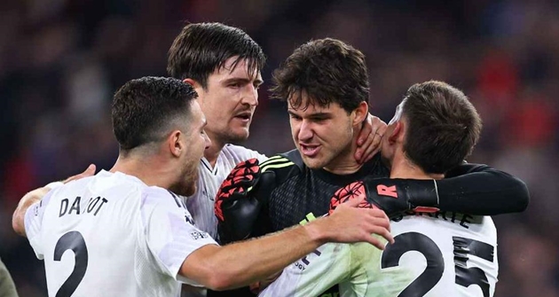 Senne Lammens gây ấn tượng trong màu áo Manchester United.