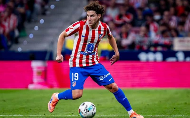 Ảnh bài viết Julian Alvarez trước bức tường thép Arsenal