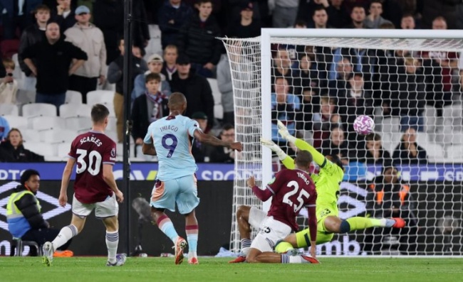 Ảnh bài viết Thua Brentford, West Ham đứng áp chót trên BXH Ngoại hạng Anh