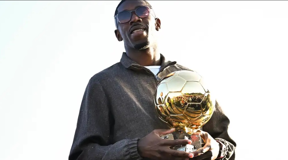 Enrique muốn Dembele tập trung hoàn toàn vào mùa giải mới.