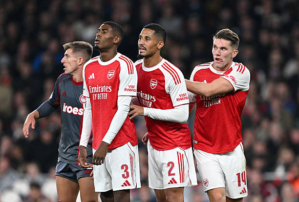 Arsenal đã trở thành "chuyên gia bóng chết".