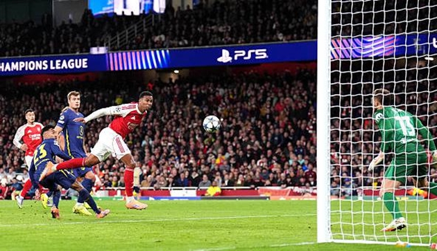 Gabriel Magalhaes ghi bàn mở tỷ số trong trận đấu với Atletico Madrid.